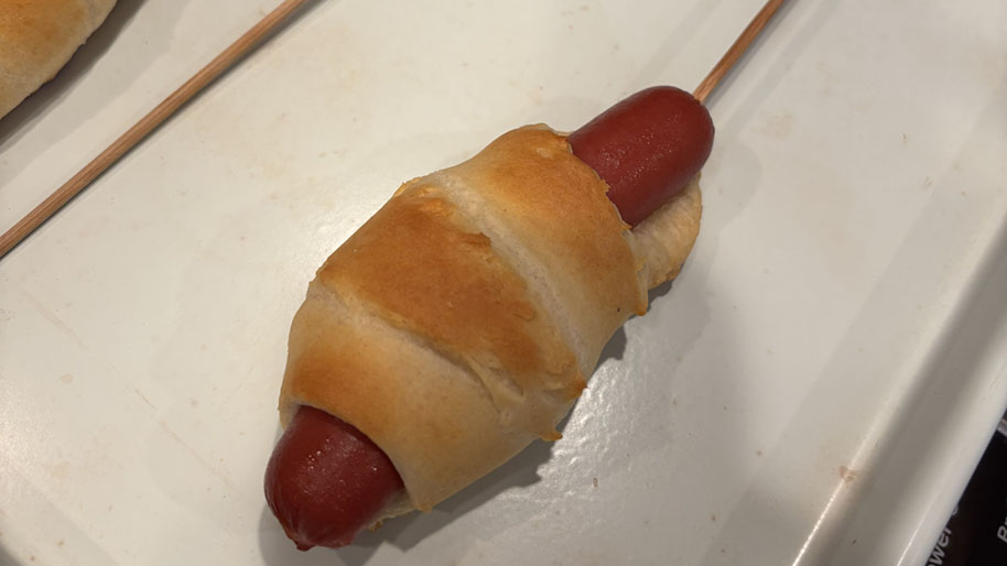 Hot dog in cresent roll bun